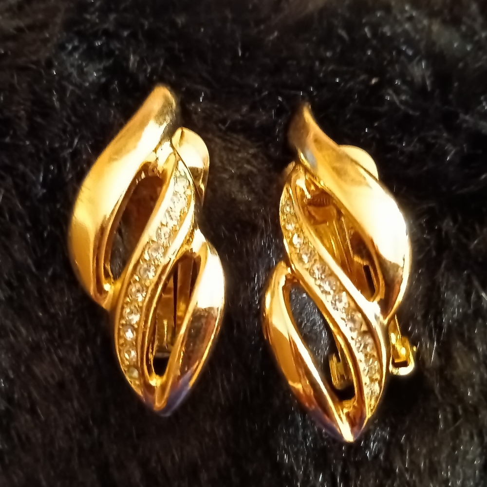 Christian Dior Clip On Earrings